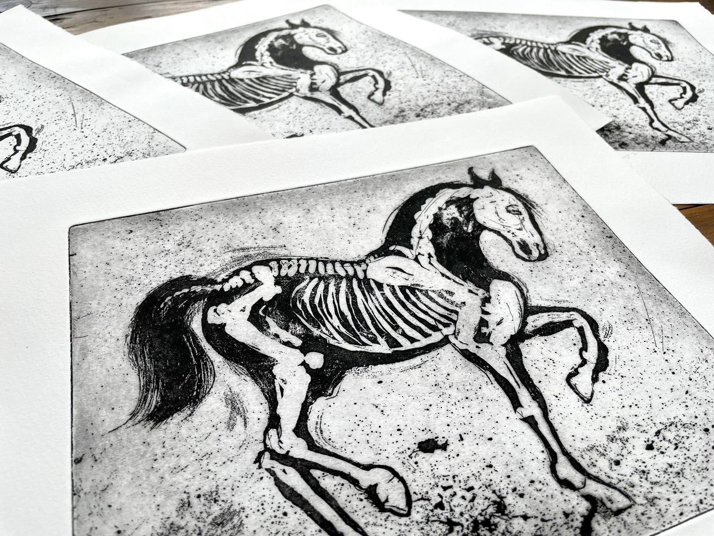 Sugar lift horse skeleton etching